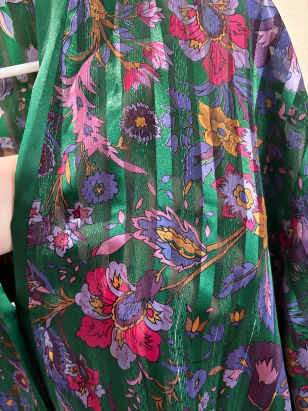 Victoria's Secret GOLD LABEL Green Satin Floral Blouse with Purple Accents - Picture 4 of 5